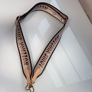 Louis Vuitton Black and Beige handbag strap